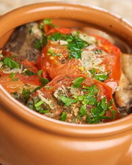 Рецепт домашнего жаркого из свинины в горшочке