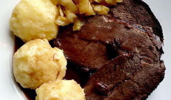 квашеное жаркое с клецками и глазированной капустой мясо моей мечты