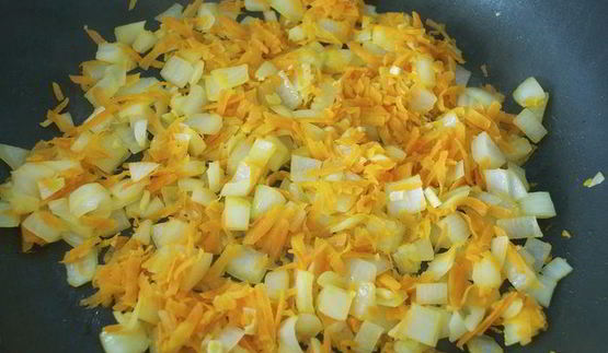 жаркое из фаршированной курицы