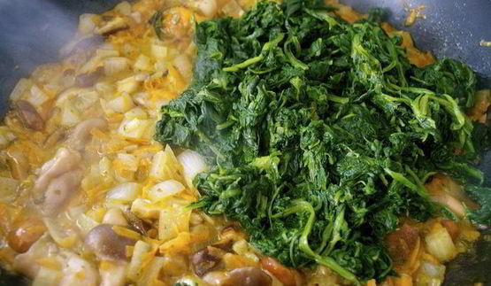 жаркое из фаршированной курицы