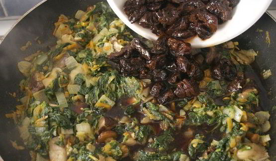 жаркое из фаршированной курицы