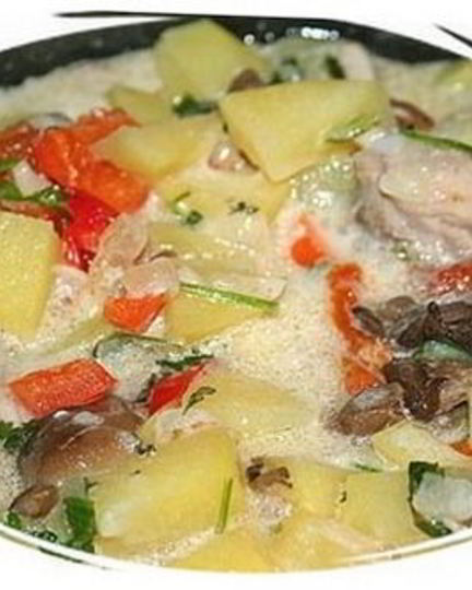 Рецепт жаркого с грибами и сметаной в мультиварке