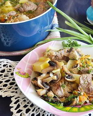 Жаркое в утятнице с грибами и свининой