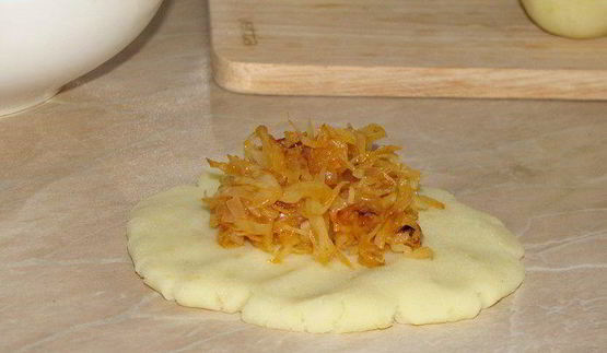 картофельные зразы с капустой из духовки