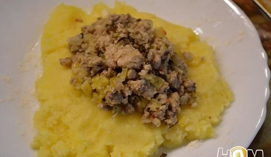 картофельные зразы с мясом и сыром