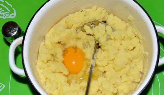 картофельные зразы в духовке с мясным фаршем и сыром