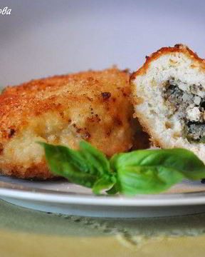 Куриные зразы с грибами и базиликом