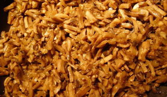 куриные зразы с грибами под сметанно-сливочным соусом