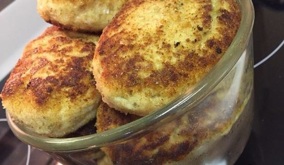 куриные зразы со шпинатом и яйцом