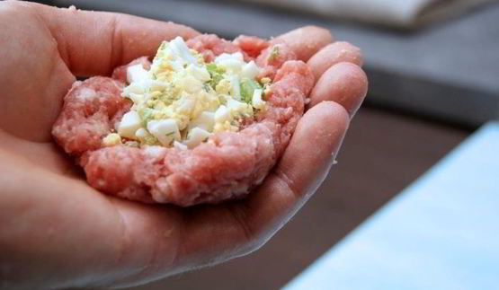 мясные зразы с яйцом
