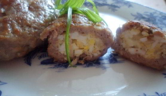 зразы с яично-сырной начинкой