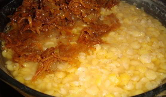 гороховая каша с мускатным орехом и соевым соусом