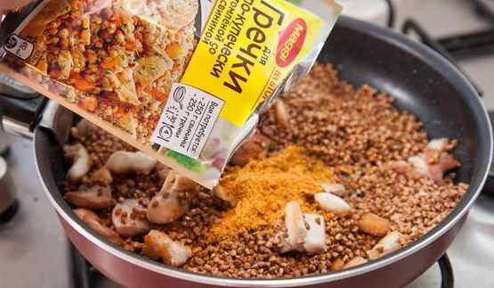 гречка по-купечески с курицей и зеленым луком