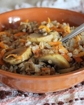 Гречка с грибами и морковью