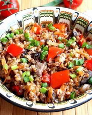 Гречка с грибами и овощами