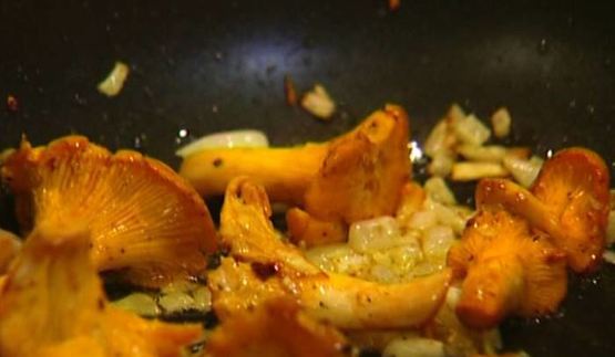 гречка с грибами, луком и укропом