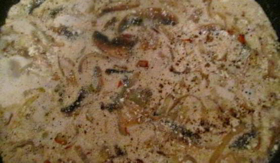 гречка с курицей под сметанно-грибным соусом