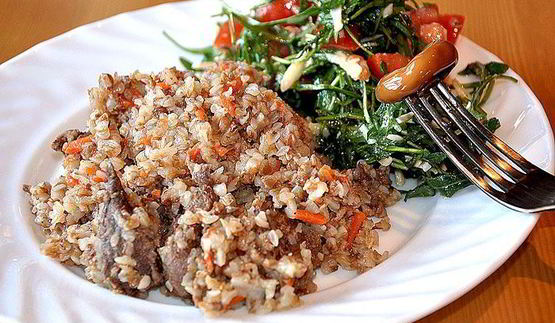 гречка с тушенкой