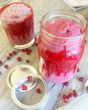 Гречневая каша без варки с ягодным соусом