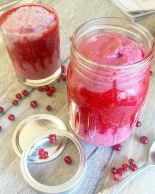 Гречневая каша без варки с ягодным соусом