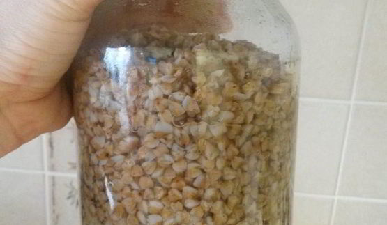 гречневая каша без варки с ягодным соусом