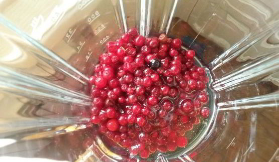 гречневая каша без варки с ягодным соусом