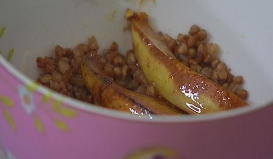 гречневая каша с курагой и грушей