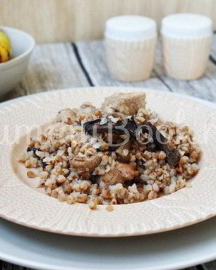 Гречневая каша с мясом и грибами в мультиварке