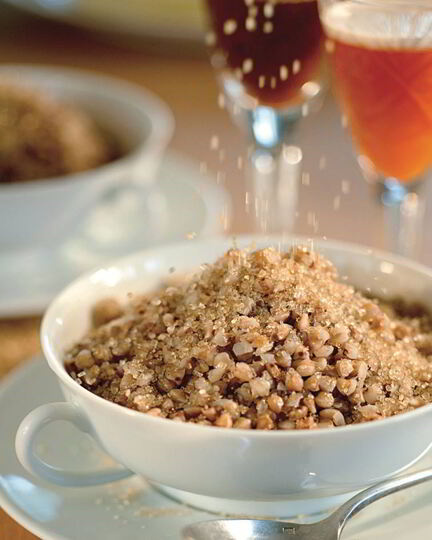 Рецепт рассыпчатой гречки с яблочно-морковным шотом