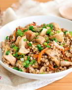 Зеленая гречка со свининой и грибами