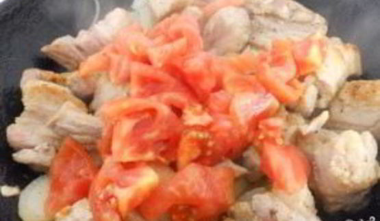 каша пшеничная со свининой