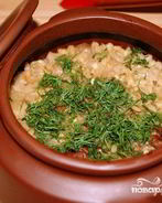 Каша с мясом в горшочке