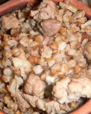 Каша в горшочке со свининой