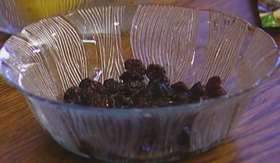 кукурузная каша с грушей, изюмом и клюквой