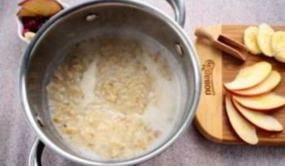 датская овсянка с кусочками фруктов