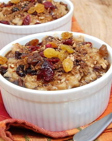 Рецепт ирландской овсяной каши с клюквой и изюмом