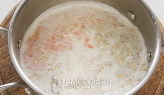 овсяная каша на молоке с тыквой и изюмом