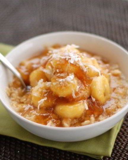 Рецепт овсяной каши с бананом и инжирно-карамельным соусом