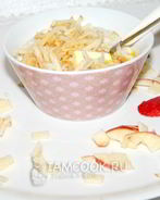 Овсяная каша с яблоками