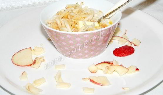 овсяная каша с яблоками