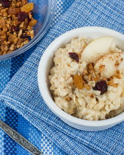 Рецепт овсяной каши с яблоком и корицей