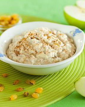 Овсяная каша с яблоком, изюмом и корицей в мультиварке