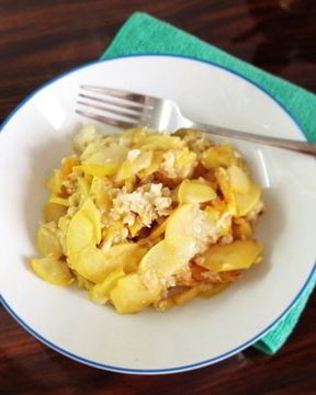 Овсянка с яблоками, грушами и курагой