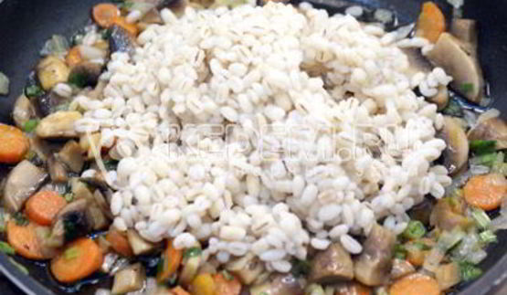 перловка с грибами