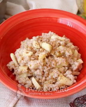 Пшеничная каша с яблоками