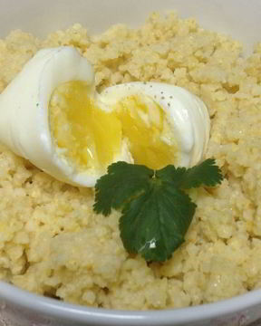 Пшенная каша с яйцом-пашот