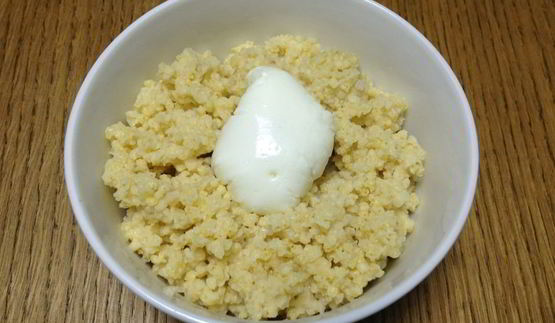 пшенная каша с яйцом-пашот