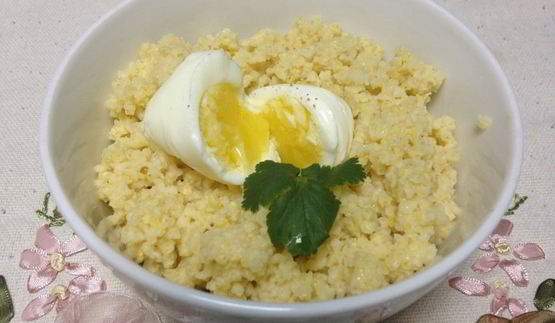 пшенная каша с яйцом-пашот
