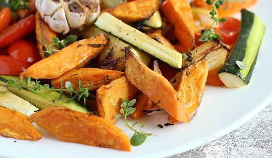 батат с цуккини в соусе из кленового сиропа