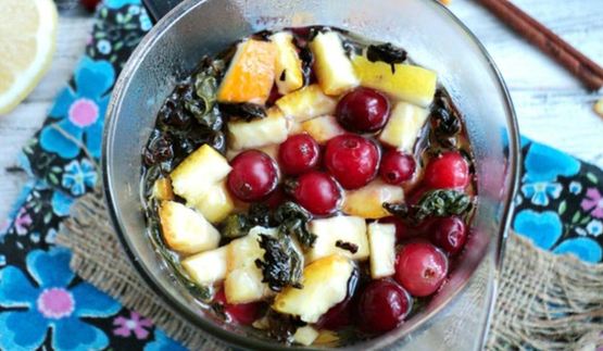 чай с апельсиновой коркой, клюквой и корицей